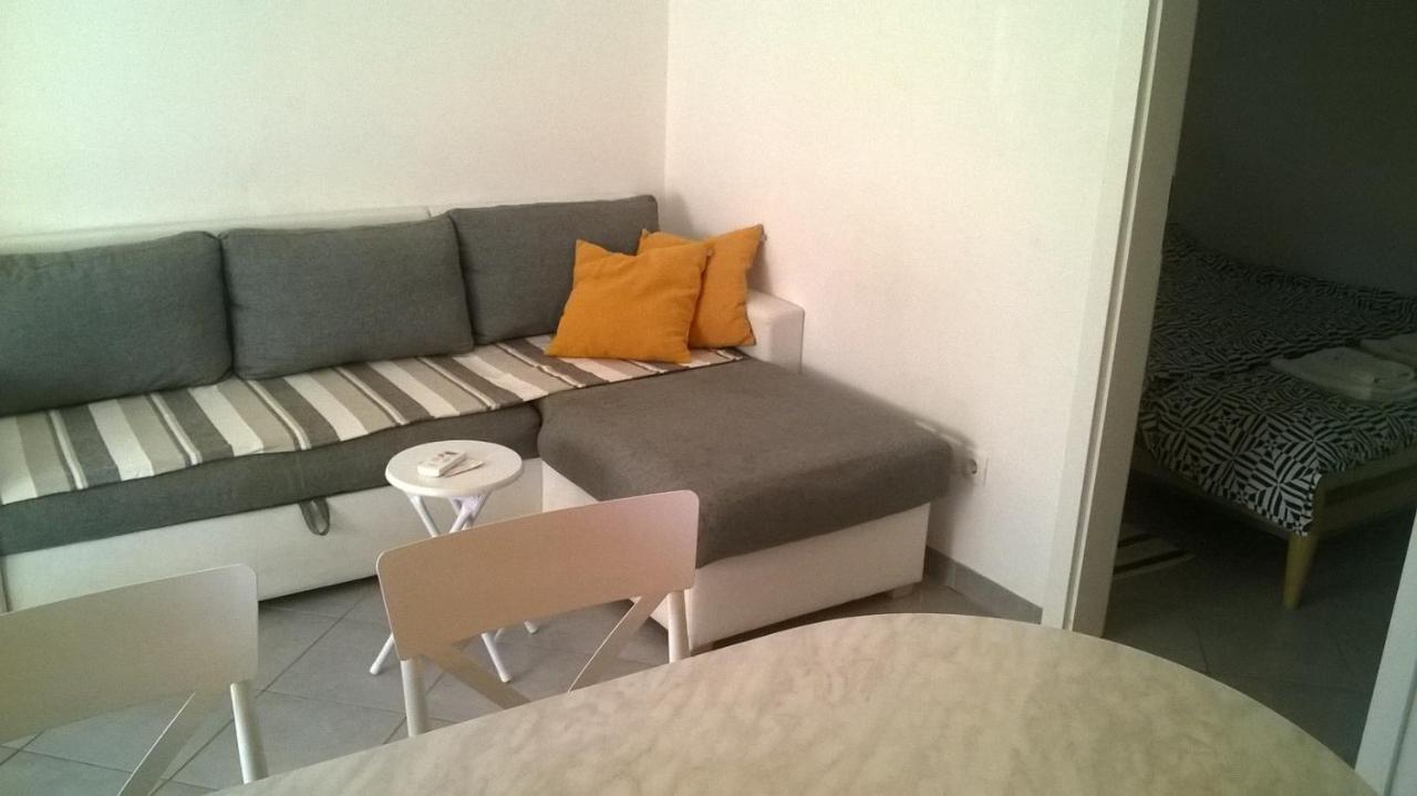Apartman Renata Omis Bagian luar foto