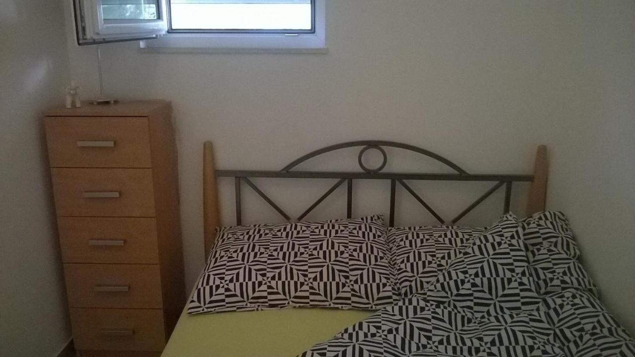 Apartman Renata Omis Bagian luar foto