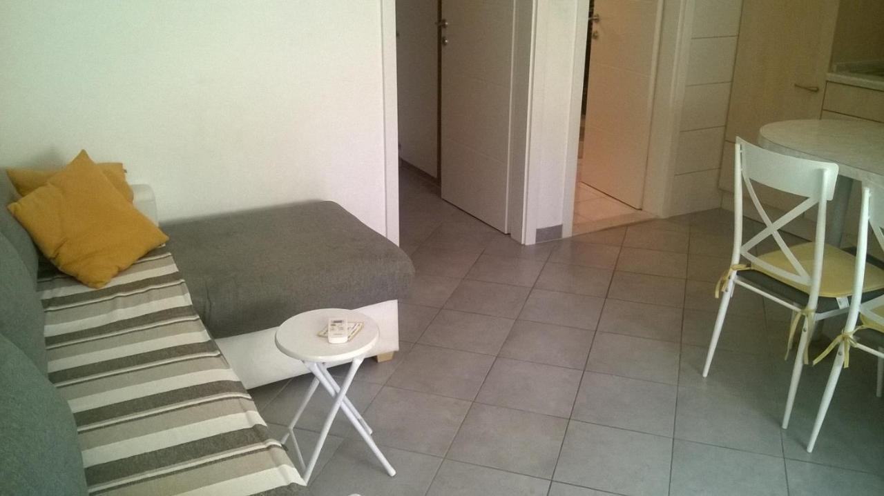 Apartman Renata Omis Bagian luar foto