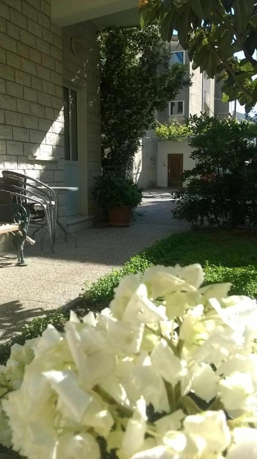 Apartman Renata Omis Bagian luar foto